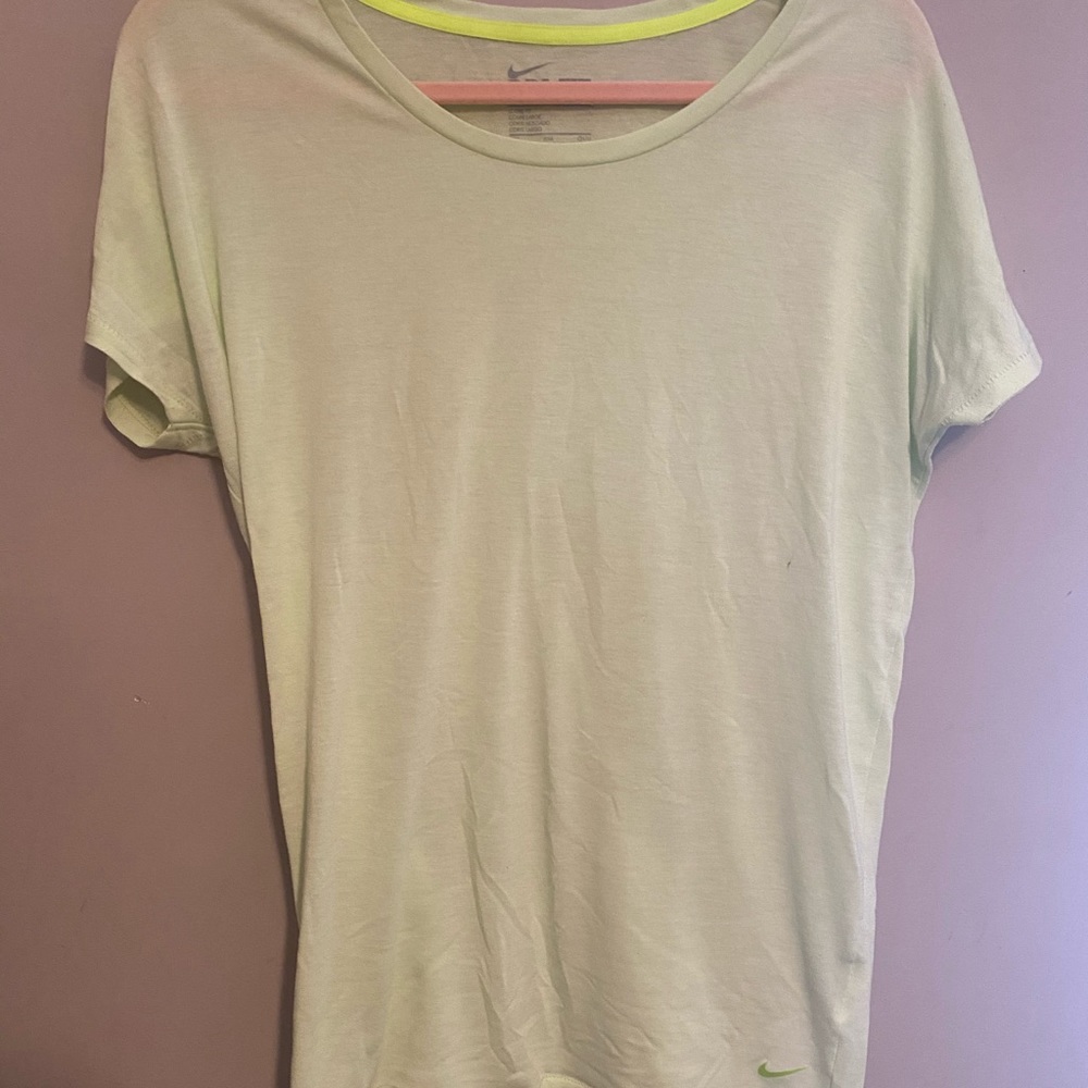 Tee shirt